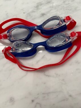 Atlanta Braves Kids Swim Goggles